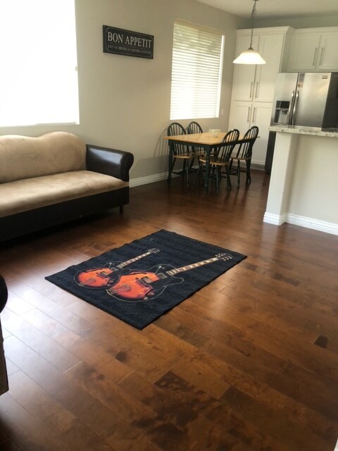Building Photo - 2300 Sarah Ct