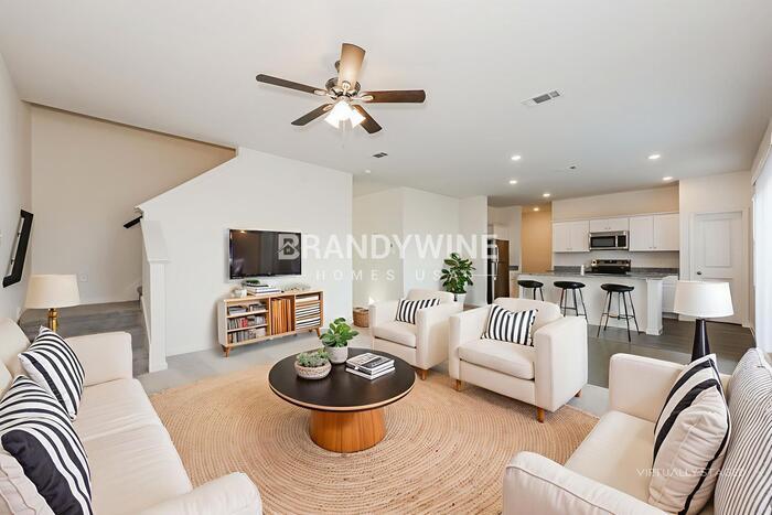 Building Photo - 8344 Sniptoe Dr