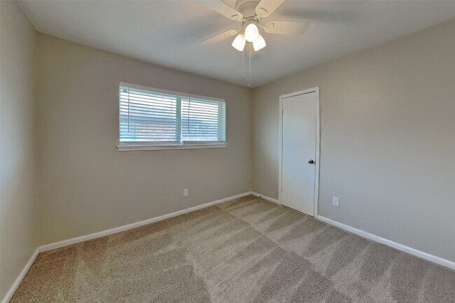 Building Photo - 1920 Crooked Creek Ln