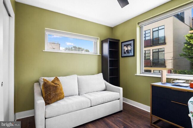 Building Photo - 1311 13th St NW