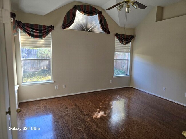 Building Photo - 2727 Gregway Ln