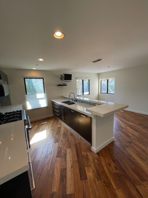 Building Photo - 6441 BRYN MAWR Dr