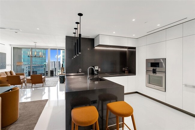 Building Photo - 300 Biscayne Blvd Way