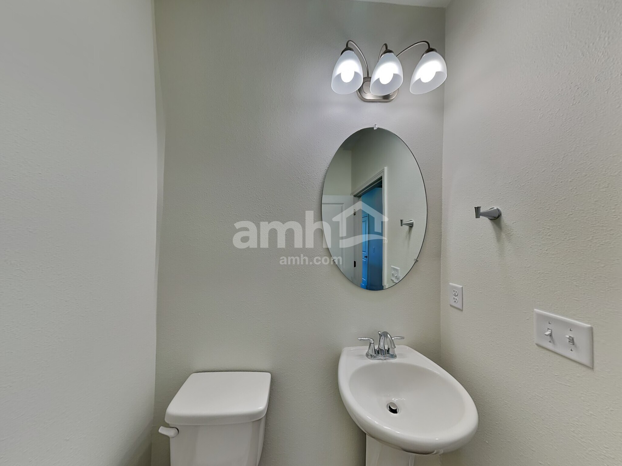 Building Photo - 352 Banyan Frst Dr