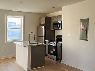 Building Photo - 2016 Rosedale St NE