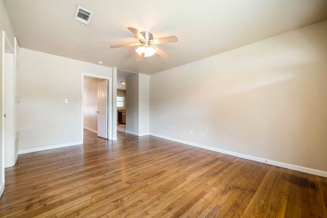 Building Photo - 4805 Evans Ave