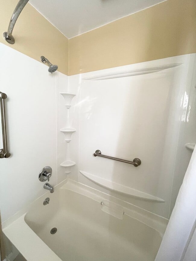Building Photo - Charming 2-Bedroom Home with Bonus Room on...