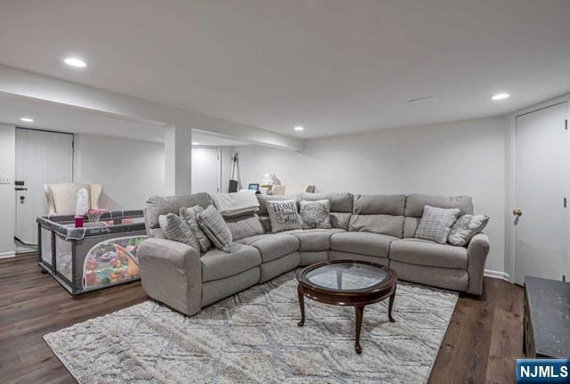 Building Photo - 35 Giles Rd