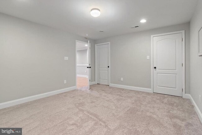 Building Photo - 853 Gallows Ct