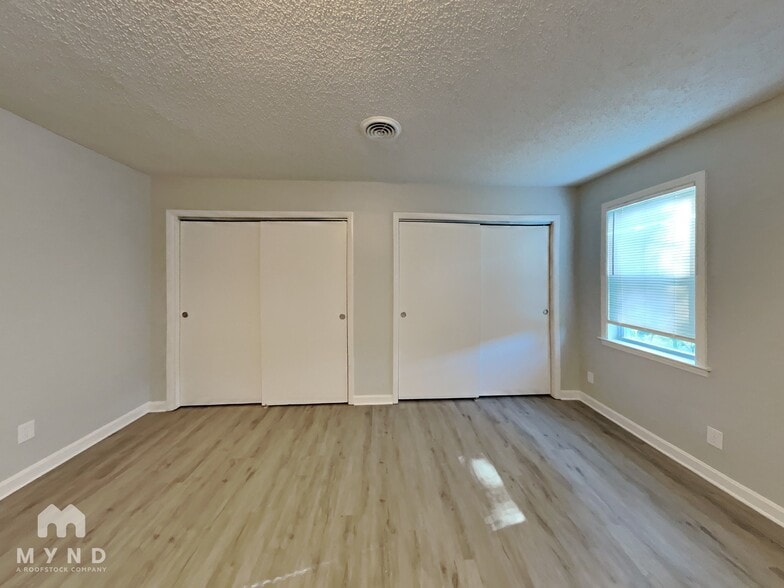 Building Photo - 3775 Emerson Ave