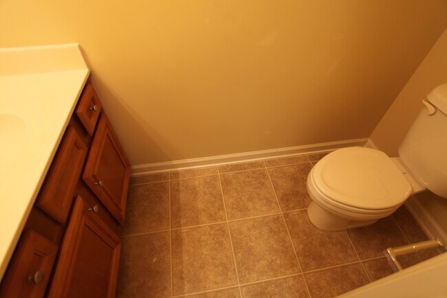 Building Photo - 3Bed/2.5Bath Townhome in Opelika!