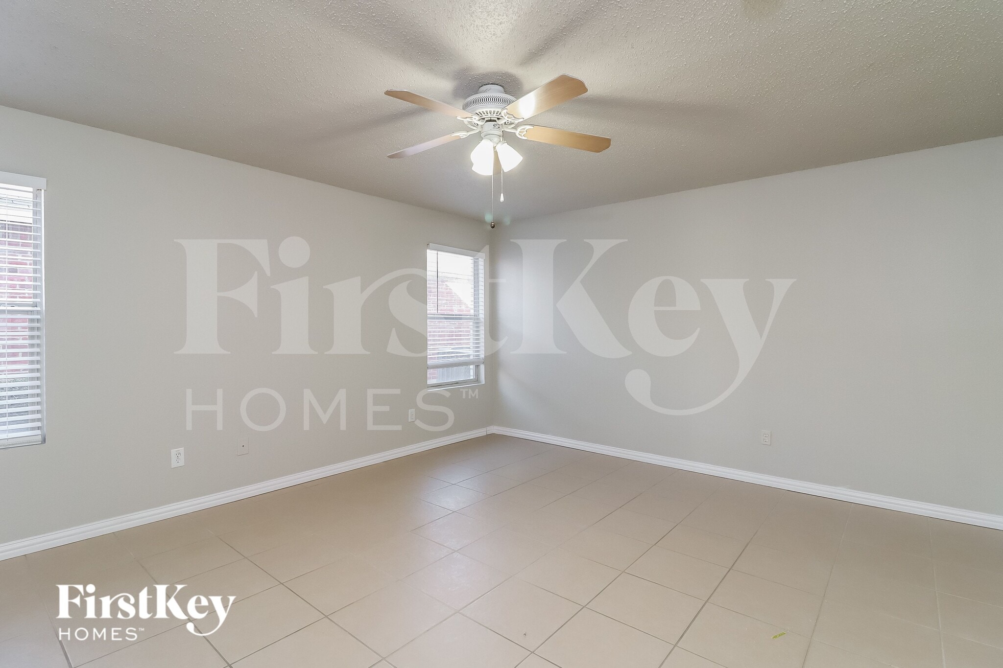 Building Photo - 3913 Fox Run Dr