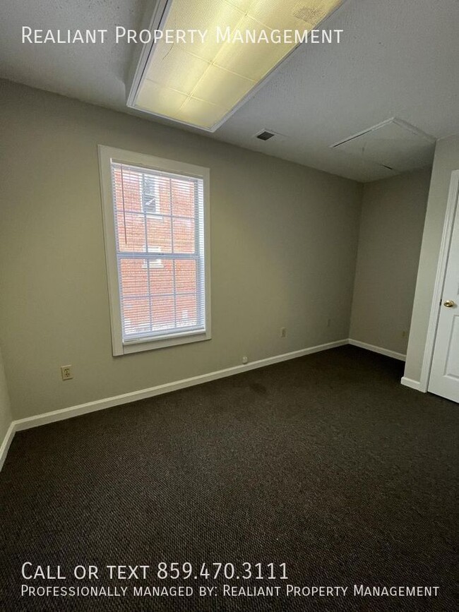 Building Photo - 405 N Lexington Ave