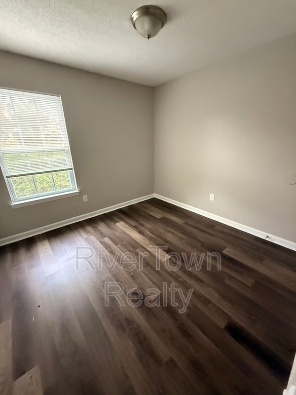 Building Photo - 3552 Christine Rd