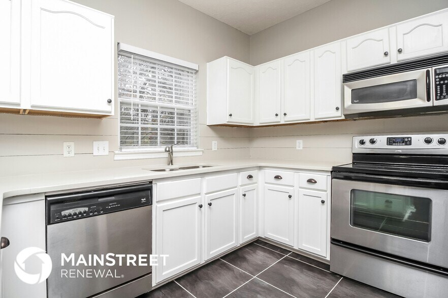 Building Photo - 3121 Demetros Pl