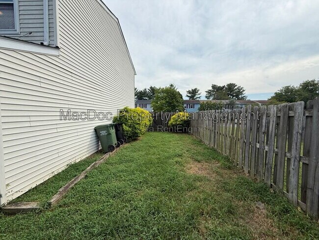 Building Photo - 5145 Cottonwood Ct