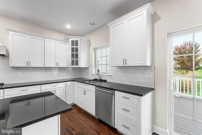Building Photo - 8418 Kendall Ct