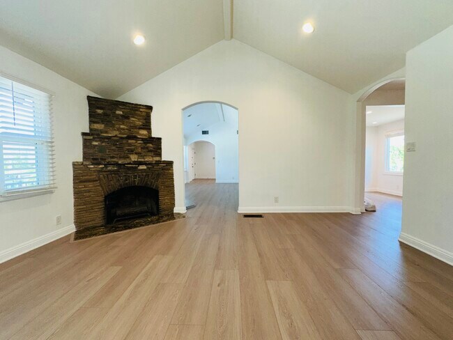 Building Photo - 5148 Otis Ave