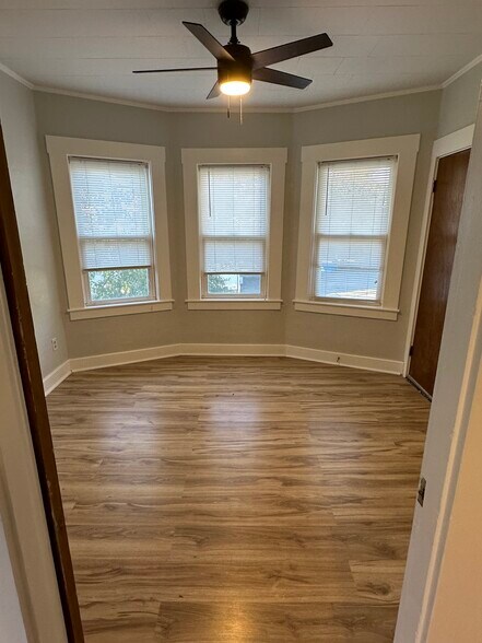 Building Photo - 392 Shaw St