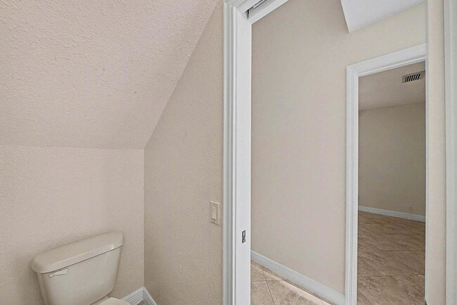 Building Photo - 5789 Woodland Point Dr