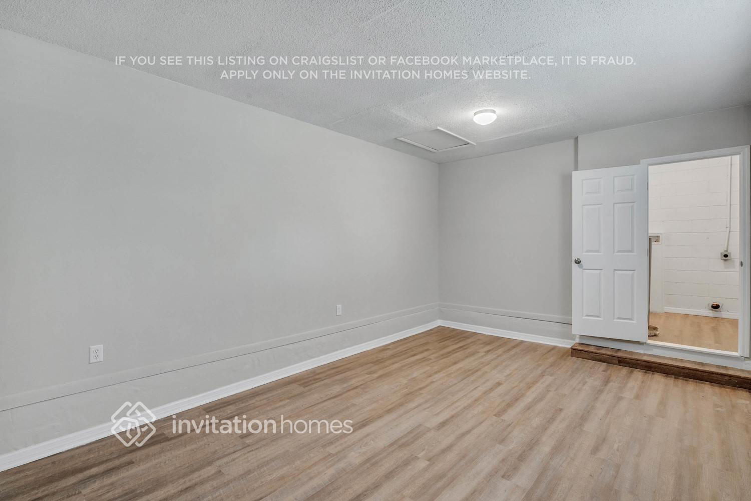 Building Photo - 7010 Lake Long Dr
