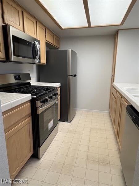 Building Photo - 7100 W Pirates Cove Rd