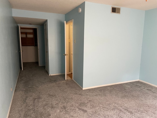 Master Closets - 4355 Maryland Ave