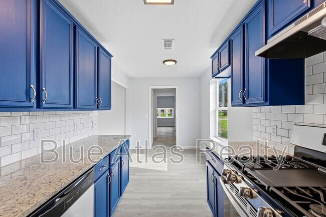 Building Photo - 1547 Oakbrook St