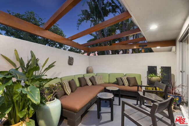 Building Photo - 8405 Edwin Dr