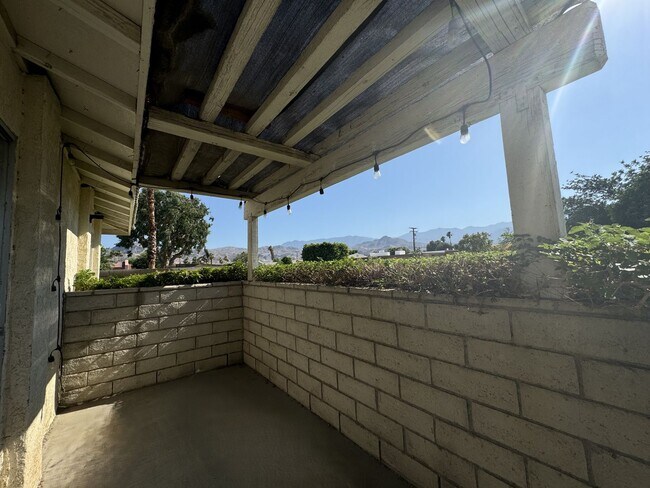 Building Photo - COMING SOON!! 3 Bedroom 2 Bathroom Apartment in Cathedral City!