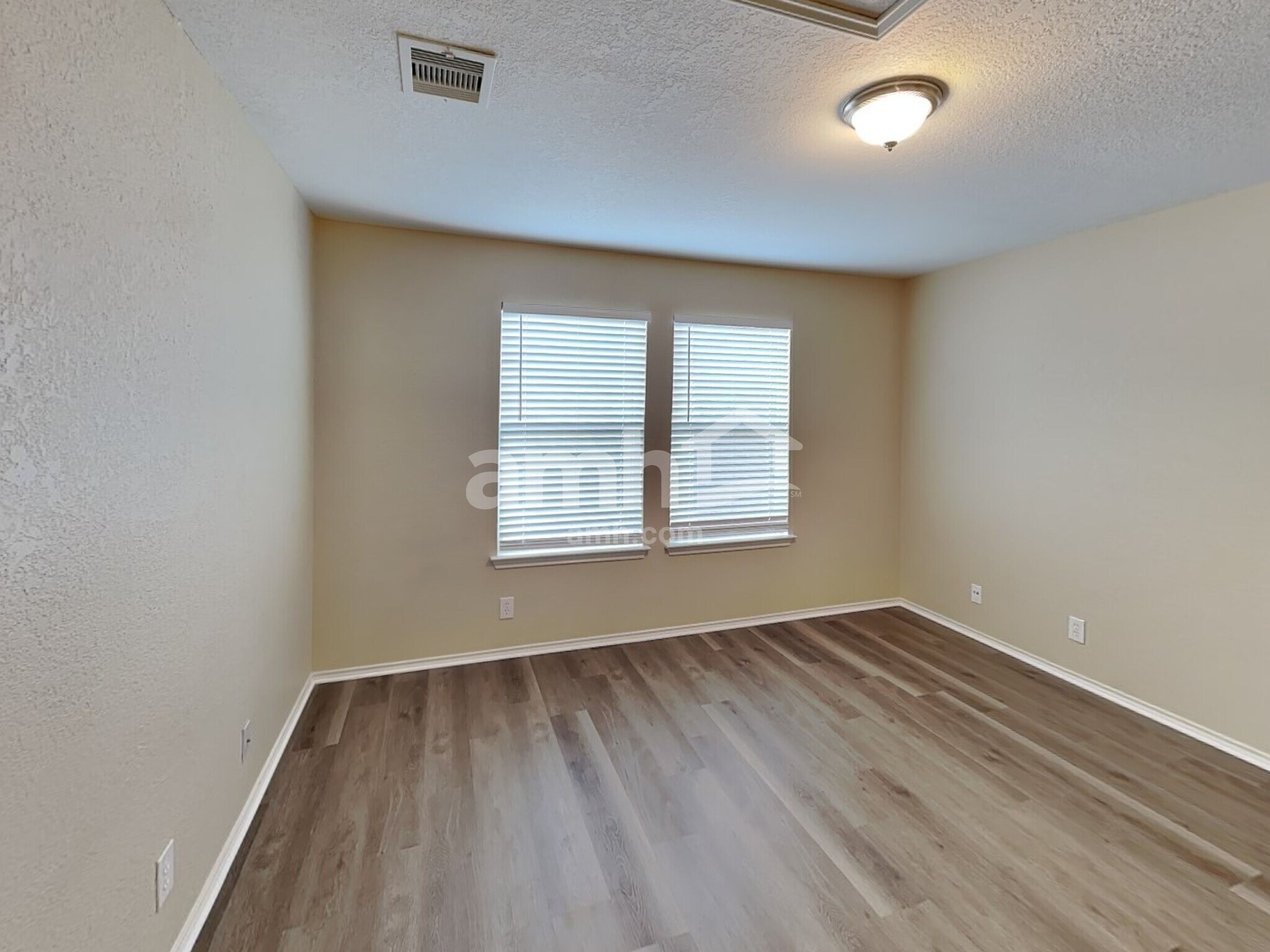 Building Photo - 16131 Branching Oaks