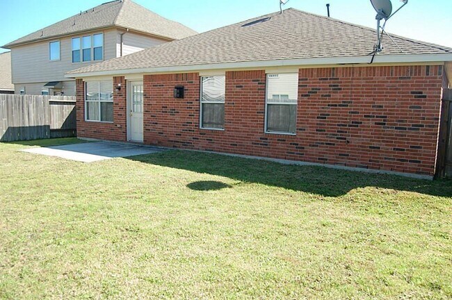 Building Photo - 30415 Deleon Fields Dr