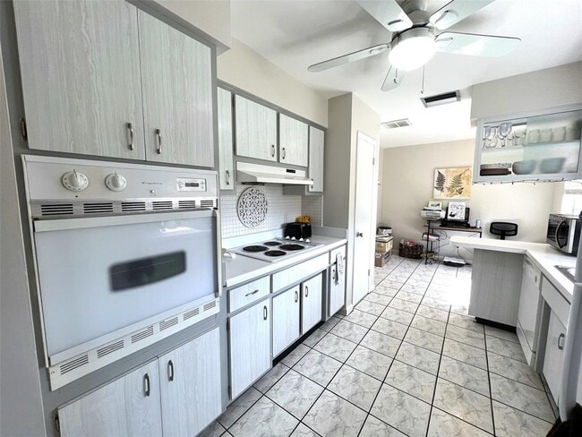 Building Photo - 1595 Idle Dr NE