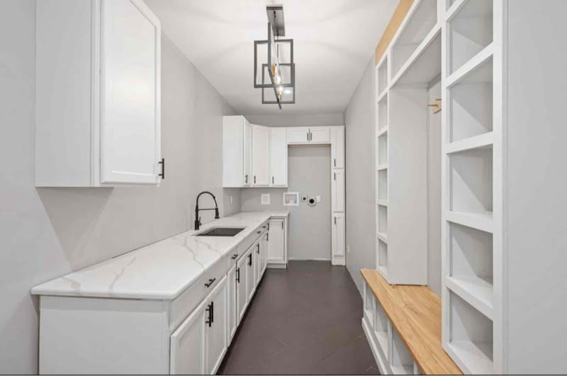 Building Photo - 8174 Colyn Ct