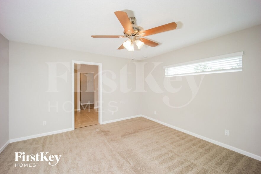 Building Photo - 154 NW Curtis St