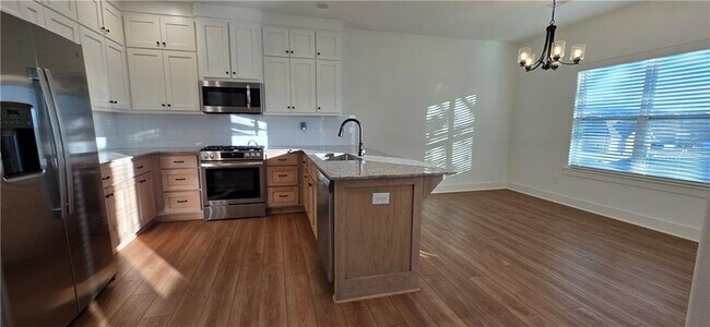 Building Photo - 951 E Buchanan St