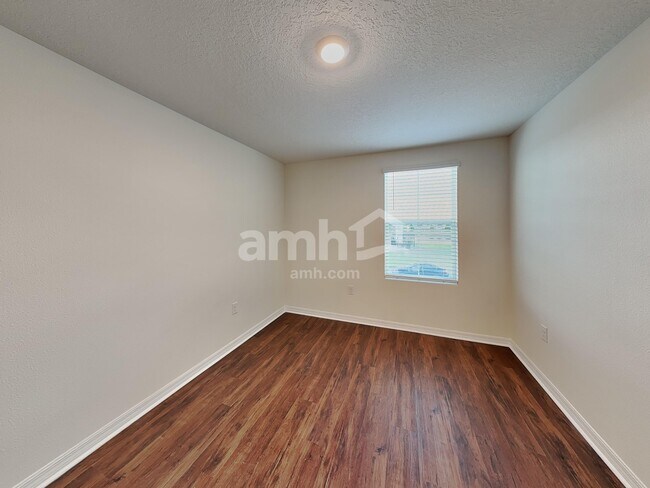 Building Photo - 12241 High Rock Way