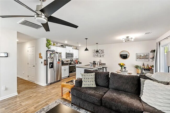 Building Photo - 511 Oakmont Valley Trl