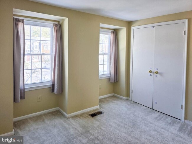 Building Photo - 20559 Strath Haven Dr