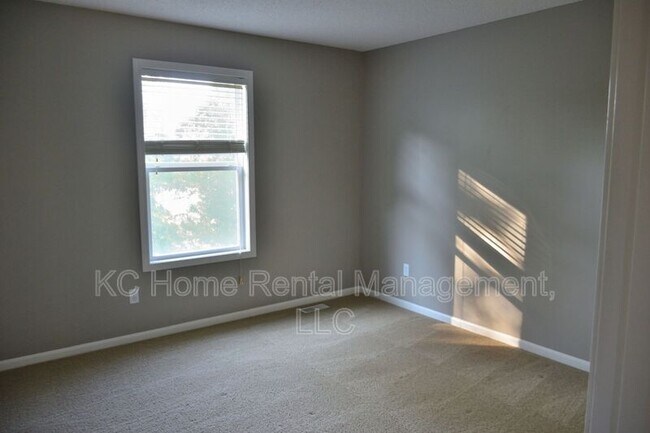 Building Photo - 15914 S Clairborne St