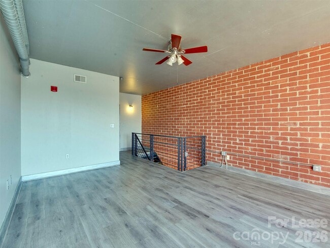 Building Photo - 710 W Trade St