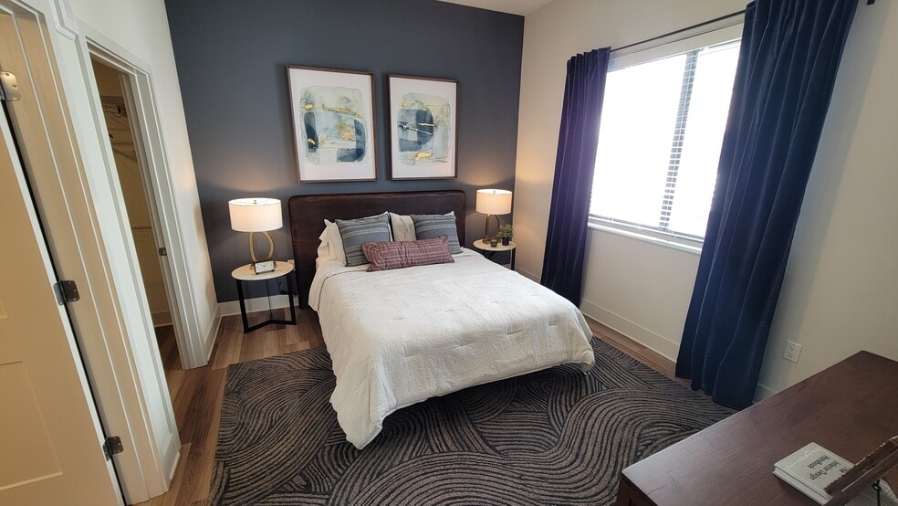 Building Photo - 6840 SW 28th Ter