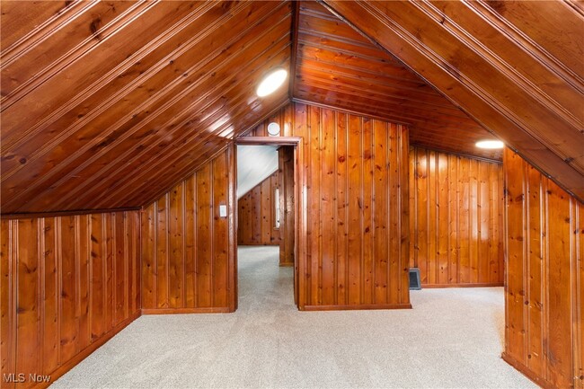 Building Photo - 203 Robinson Ave
