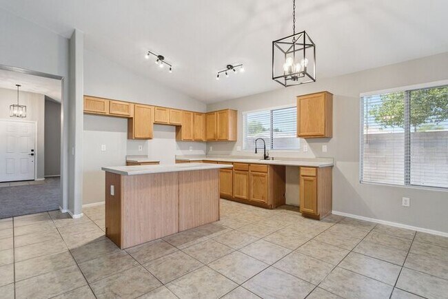 Building Photo - Nice 3 bedroom 2 bath