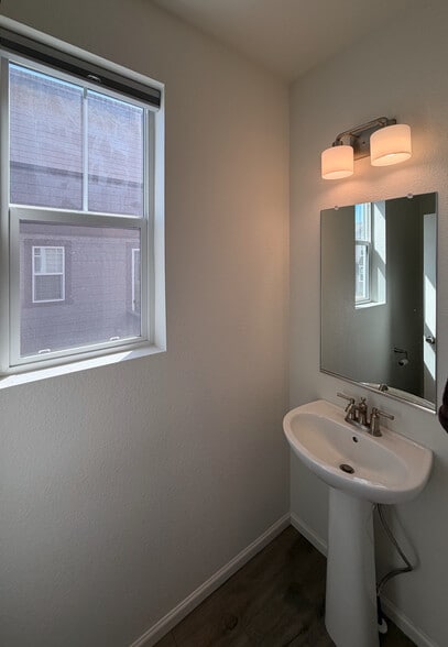 Building Photo - 2497 Winding Dr