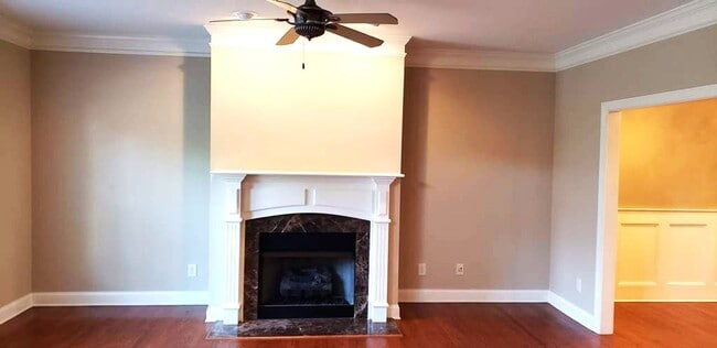 Building Photo - Coming Soon! Location! Location! Beautiful townhouse in a quiet neighborhood in West Cary off of ...