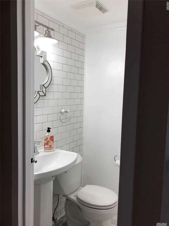 Building Photo - 287 Sagamore Hills Dr