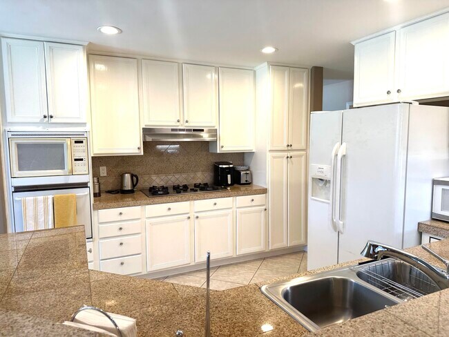 Building Photo - 76961 Sheffield Ct