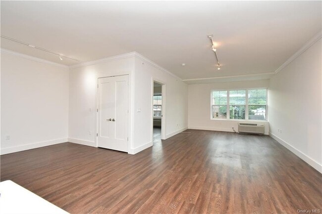 Building Photo - 35 van Nydeck Avenue Unit 306