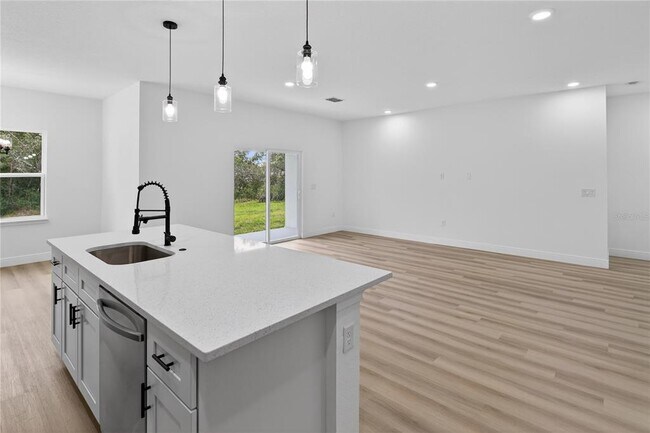 Building Photo - 15028 SW 25th Cir